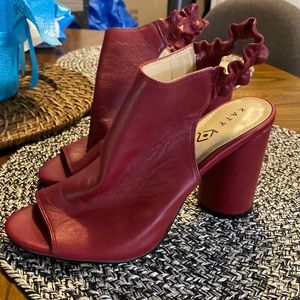 Katy Perry Jocelyn red shoe 7.5